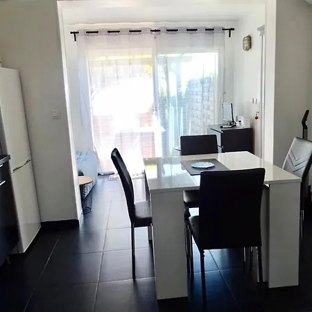 Apartment Cap Corse, Face A La Et Port Paisible *