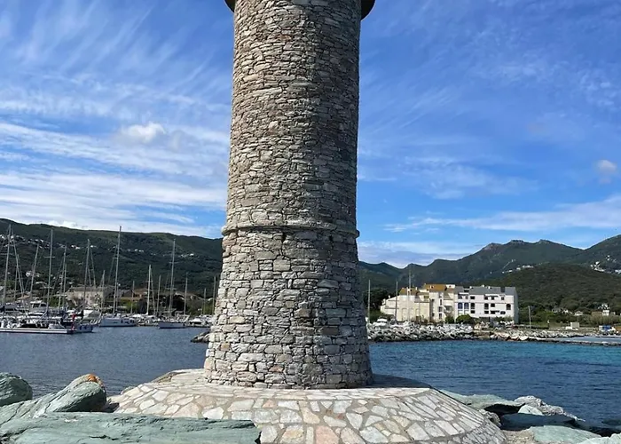 Cap Corse, Face A La Et Port Paisible *